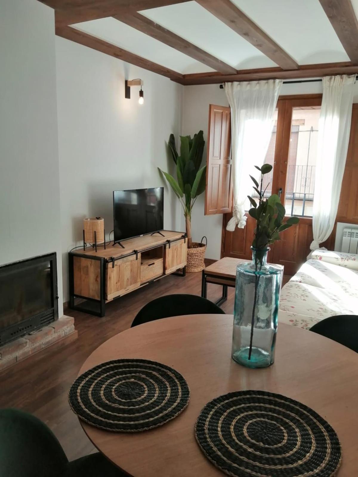 Apartamentos Casa Meme Мора-де-Руб'єлос Екстер'єр фото