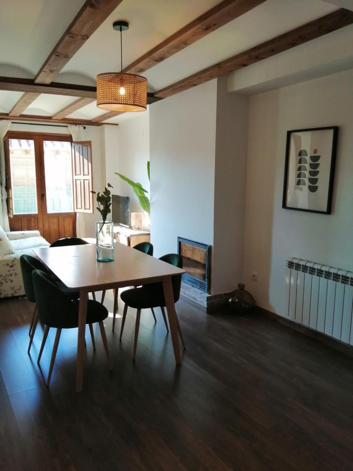 Apartamentos Casa Meme Мора-де-Руб'єлос Екстер'єр фото